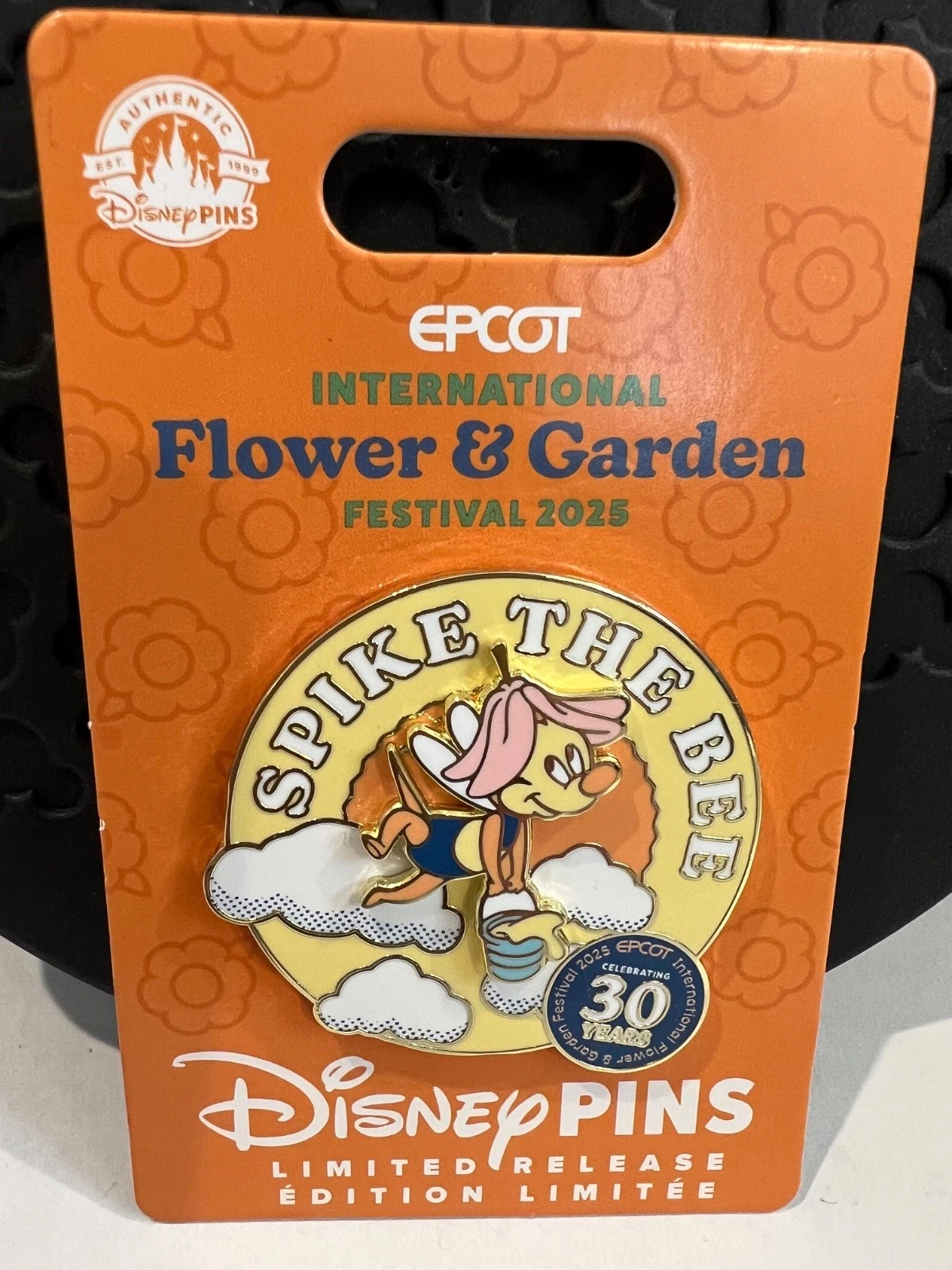 2025 Disney Parks Epcot Flower and Garden Spike the Bee LE Pin New On Card.