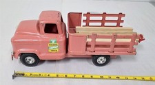 T-194 VINTAGE 60'S BUDDY L PRESSED STEEL BUILDERS SUPPLY TRUCK & ACCESSORIES