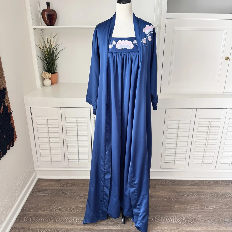 Conjunto de Camisón y Bata Floral Bordado Satinado Azul Marino Natori Vintage Talla S Foto 2 de 4