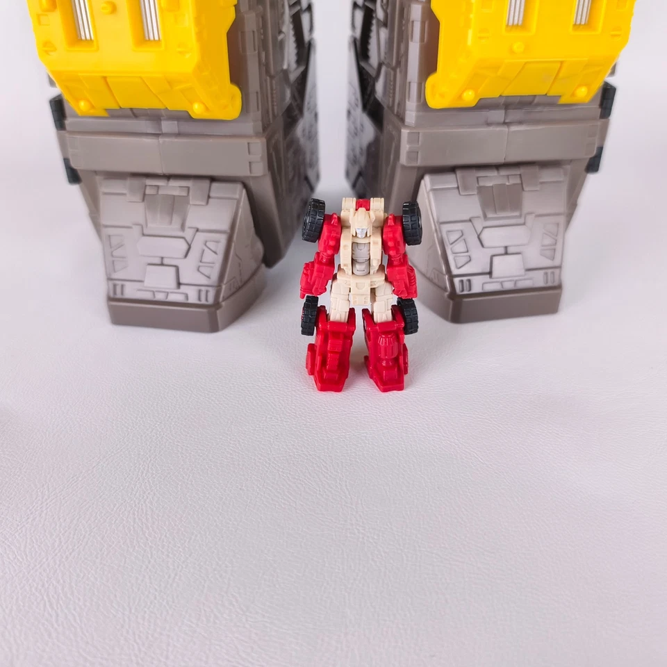 Transformers Omega Supreme & Countdown Siege Titan Class - No Blast Effects - Image 2 of 4