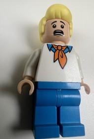 LEGO Scooby-Doo Fred Jones Minifigure Retired 75902 Mystery Machine Cartoon