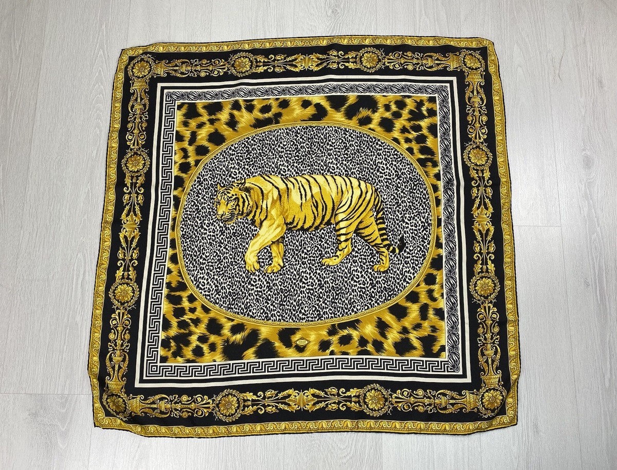 GIANNI VERSACE スカーフ GIANNI VERSACE silk neck scarf Baroque w/ Medusa pattern
