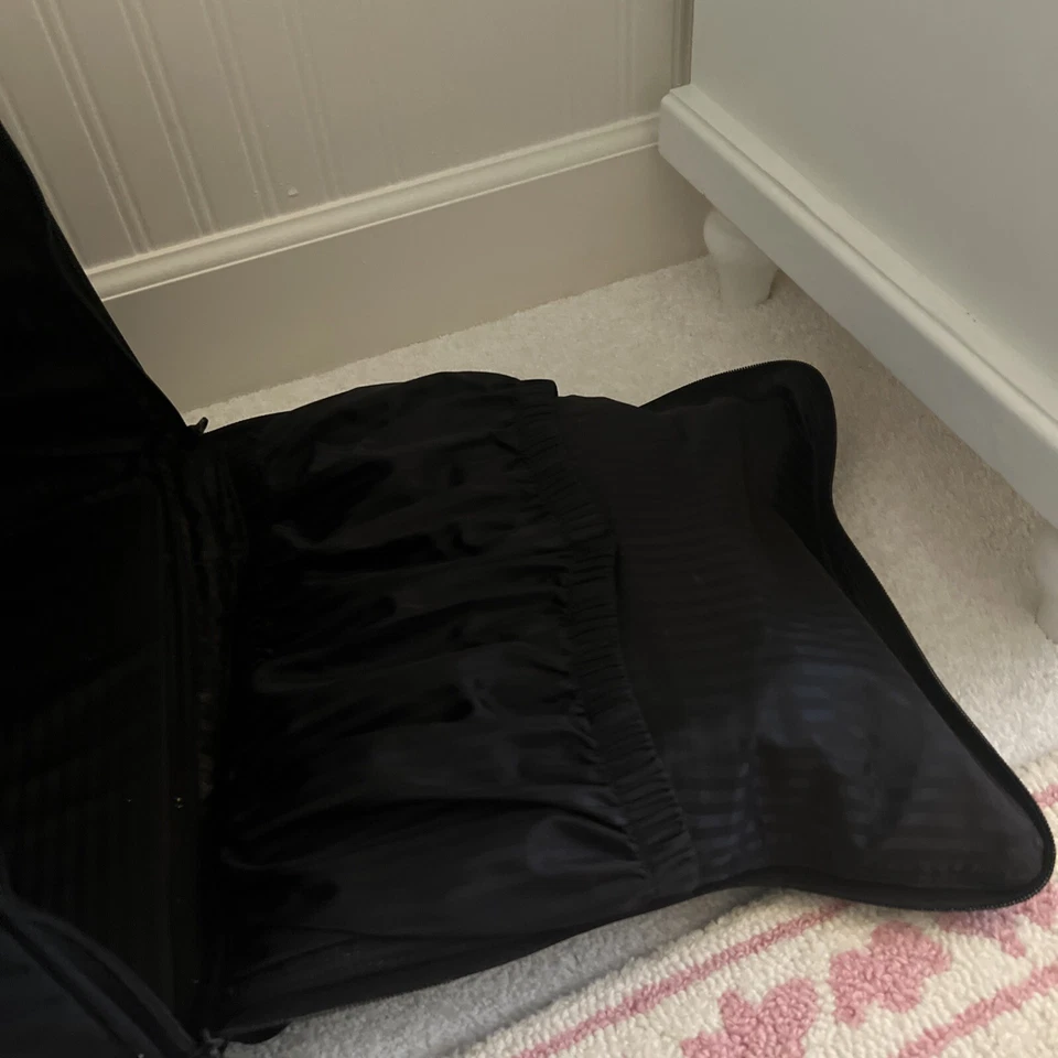 1990s TUMI 2221D3 Roll-a-Way Brief Bag Tote Carry On 2 Wheels Pop Up Handle - Image 4 of 4