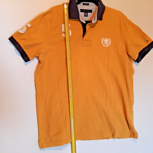 Polo Hombre Amarillo Figura 5 Cuello Azul Custom Fit Tommy Hilfiger Talla L/G - Imagen 8 de 8