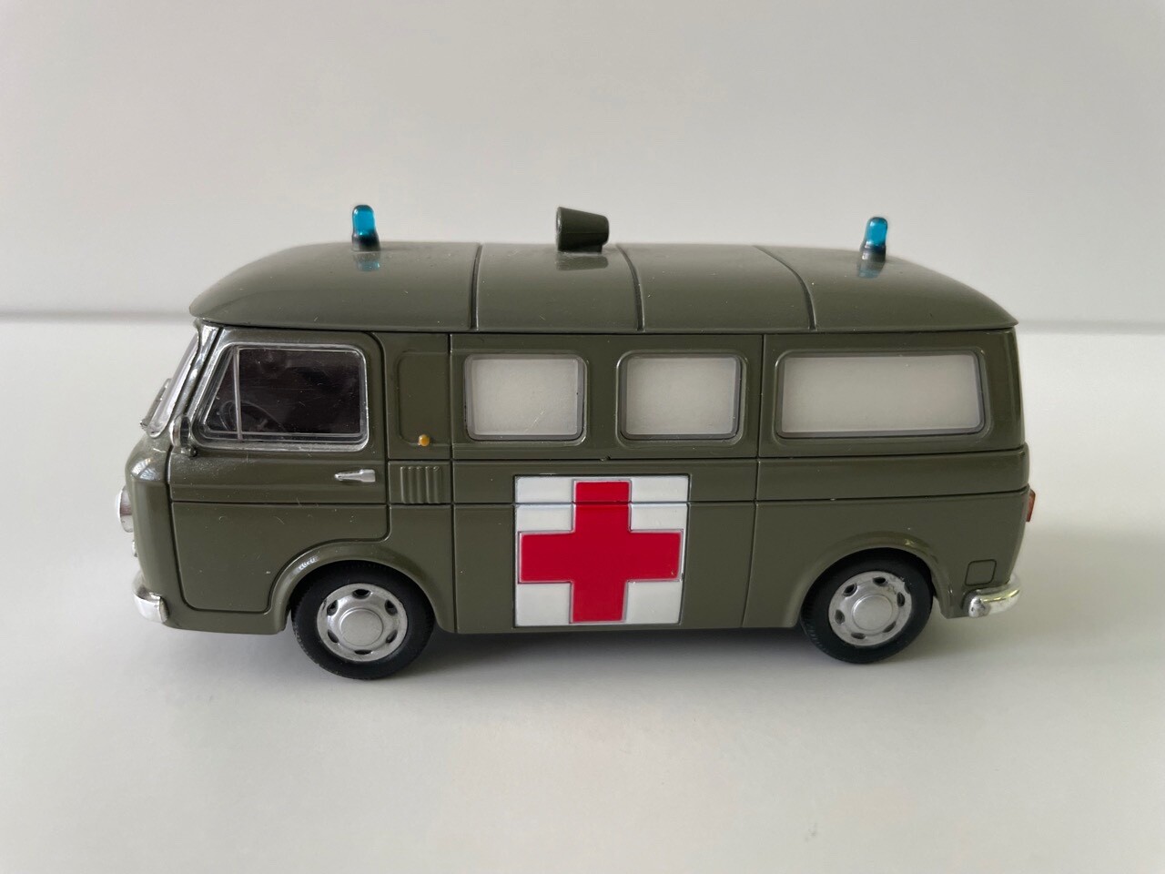 voiture miniature rare