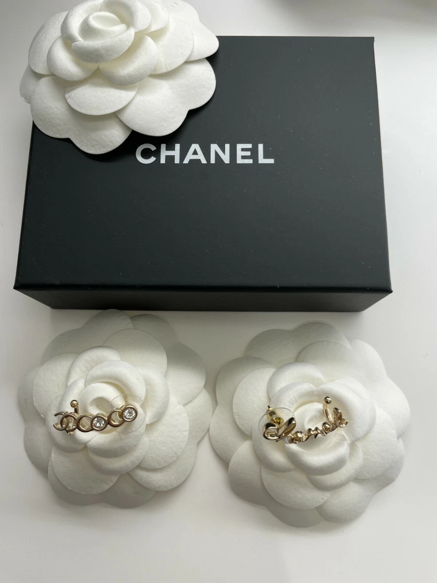 CHANEL 22P NIB CC GOLD TONE CRYSTAL POST & CUFF NH126 EARRINGS