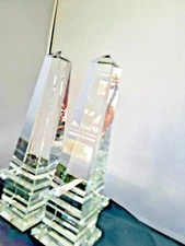 POINTED OBELISKS IN CLEAR CRYSTAL FORM  PROVIDE HEALING POWERS