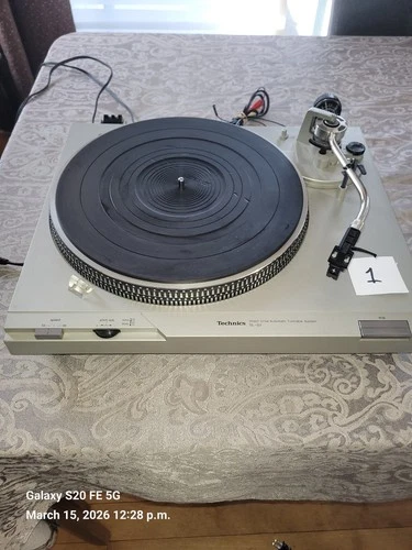 Technics SL-D2 Drive Turntable