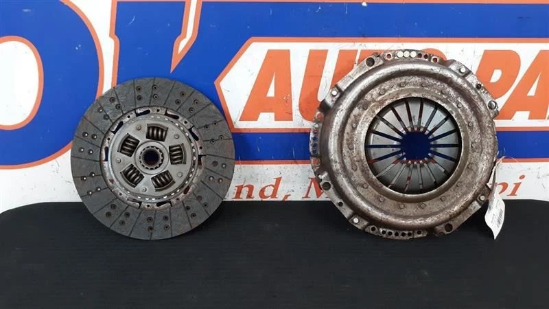 02 DODGE VIPER GEN 2 8.0L V10 OEM CLUTCH AND PRESSURE PLATE - Image 2 of 4