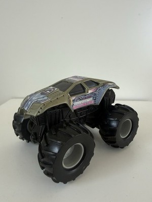 2001 Hot Wheels Monster Jam Maximum Destruction Rev Tredz 1:43