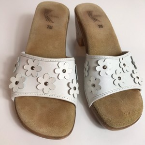 white mountain floral sandals