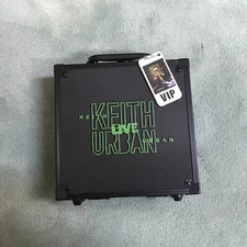 Keith Urban VIP Las Vegas Poker Set w cards chips and dice