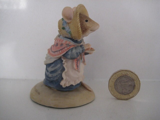 ボーダーファインアーツ ブランブリーヘッジ Dusty pushing Pram ボーダーファインアーツ ブランブリーヘッジ Dusty pushing Pram