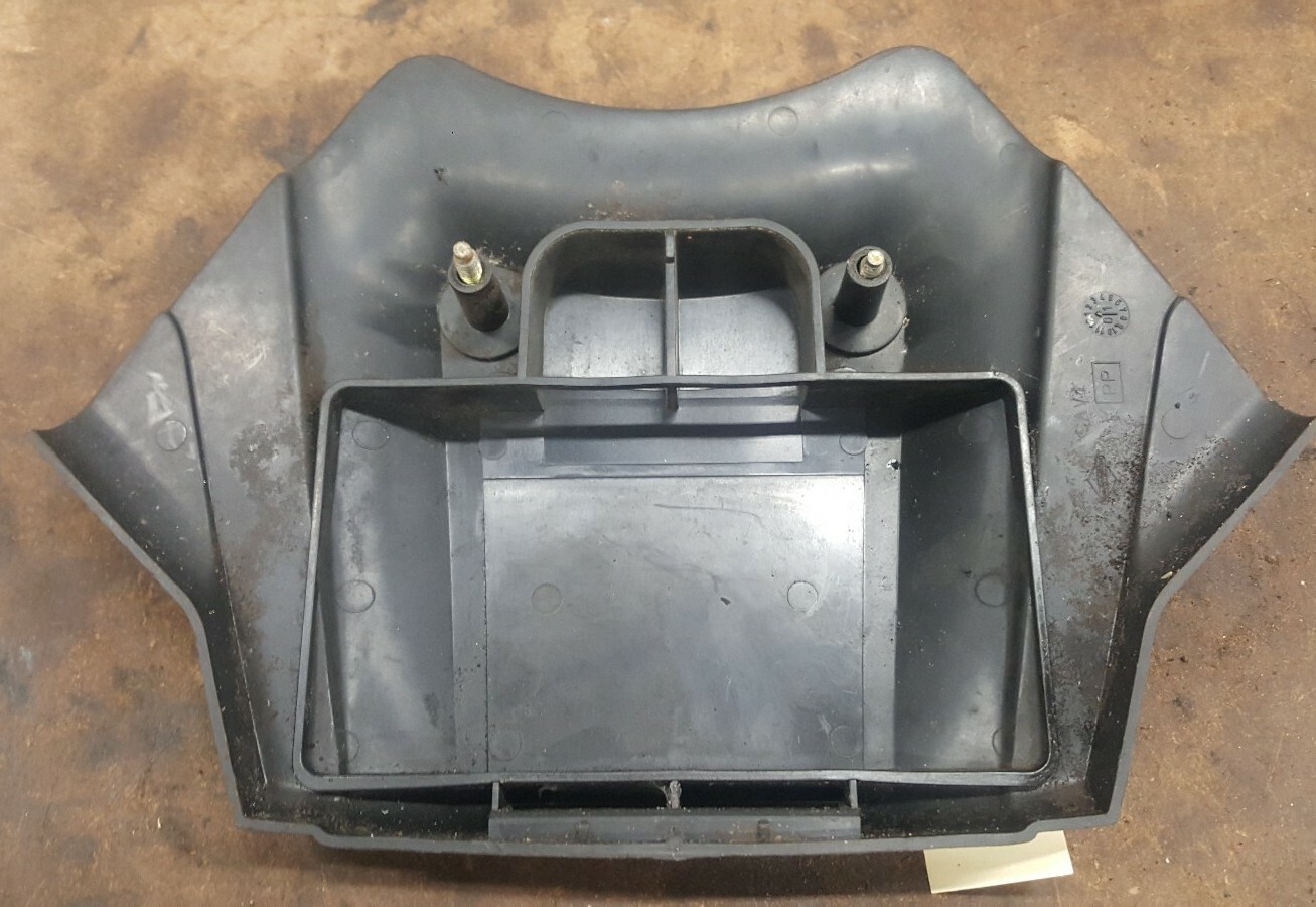 Briggs & Stratton INTEK V-TWIN Blower Housing 2 Knob Air Cleaner 