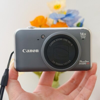 Appareil photo numérique vintage joli CANON POWERSHOT A2200 HD, 14Mp, Japon 2011