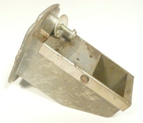 ROCK-OLA 1436 * part: COIN RETURN SLOT UNIT - Picture 2 of 3