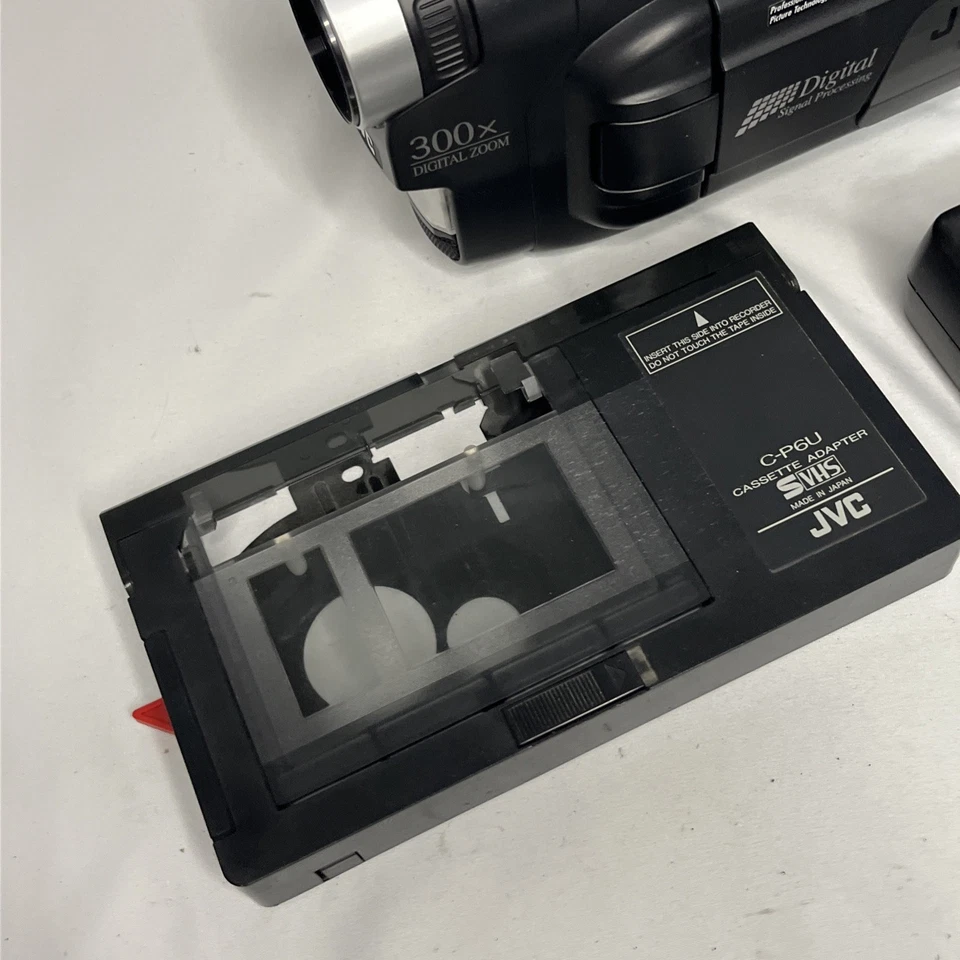 JVC gr-axm225u Compact VHS Video Camcorder Untested No Battery - Image 2 of 4