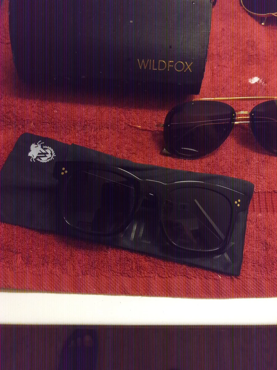 Wildfox “Steff” Round Sunglasses – Rose Gold Frame Wildfox | Accessories | Wildfox Pink Lipshaped Sunglasses  main image 4