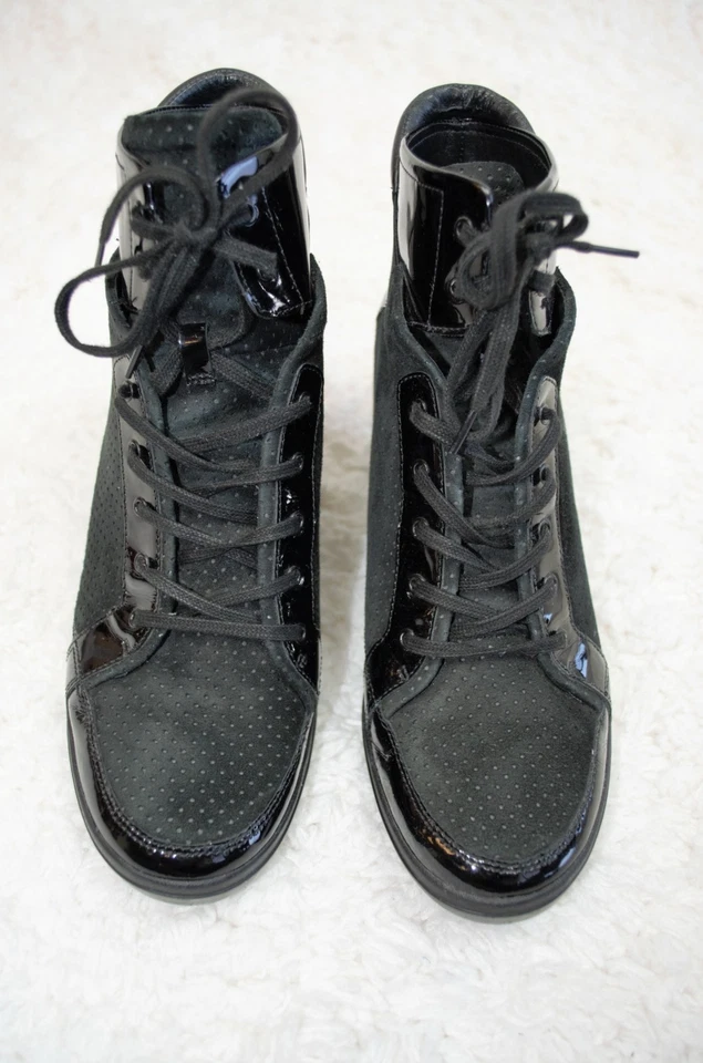 Botas Deportivas TSUBO Negras Gamuza Charol Dess Parte Superior Alta Cuña 10 EE. UU. 8,5 UK Foto 3 de 4