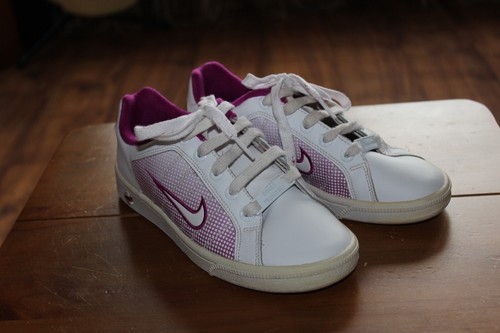 ladies purple tennis shoes