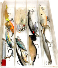 14 fishing lures w/Plano Tackle Box~ Rapala Yo-Ziri Redfin Booyah & Unbranded GC