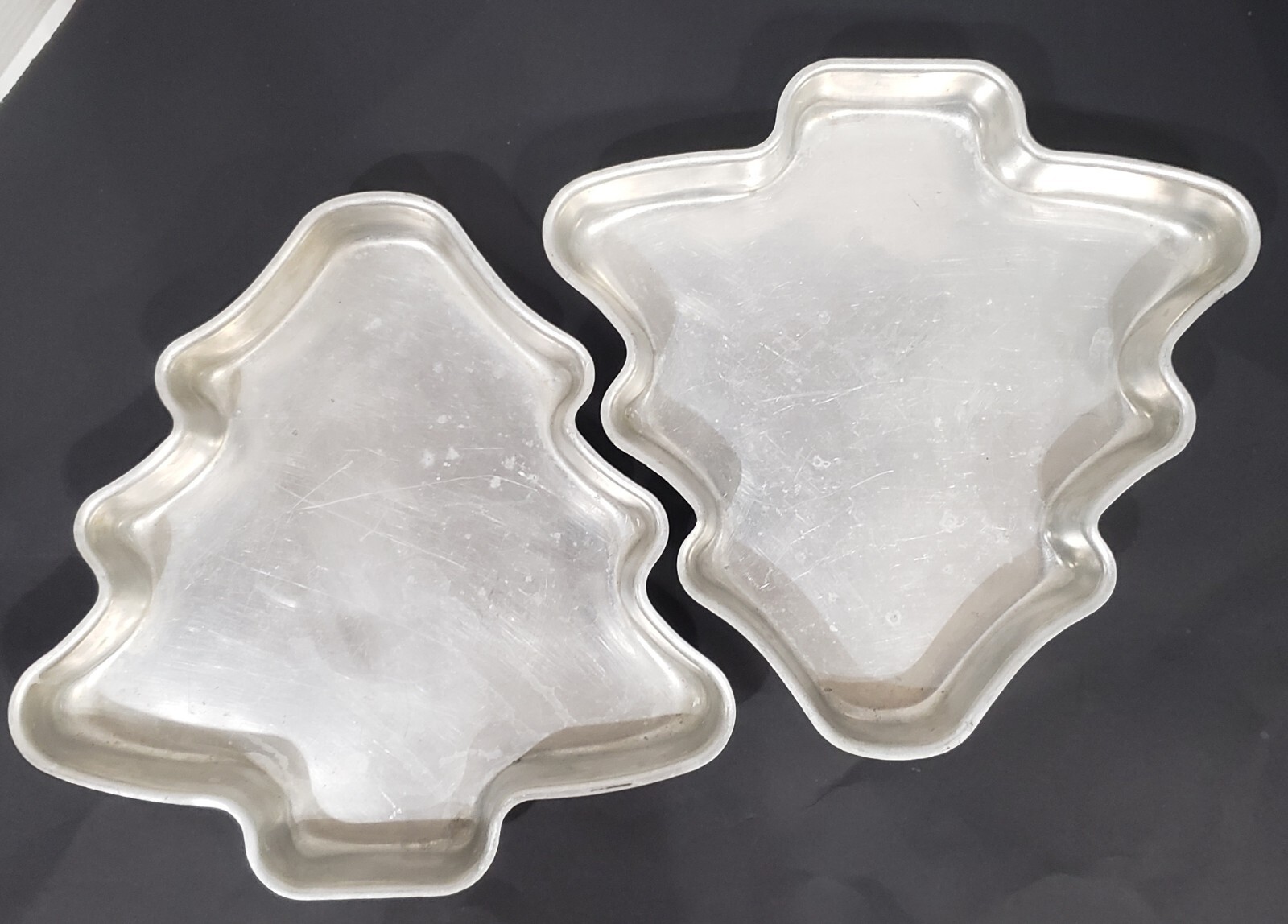 Vintage Mirro Aluminum Tree cake pan baking pan Holiday 1190M Set of 2