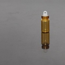100Pcs 1ML Sample Glass Bottle Tiny Vials with Plastic Lid