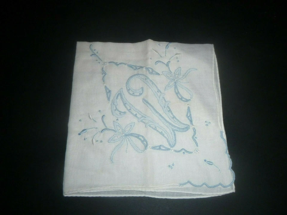 Pañuelo de lino vintage Madeira blanco con monograma de boda “M” o “W”  Foto 2 de 3