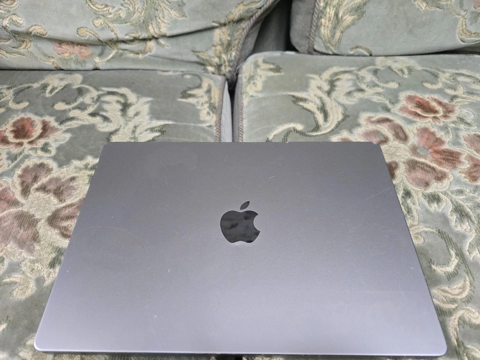 Apple MacBook Pro 14" M3 · 24GB · 1TB, photo 2 of 5