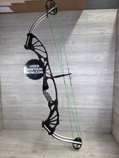 Used Right-Handed/Black and White Hoyt Prevail 40 SVX #4 30.5-31.5" 50-60#