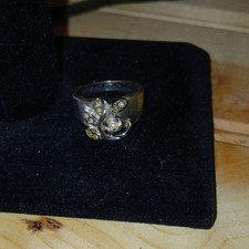 Elegant Silver and Gold Leaf Ring