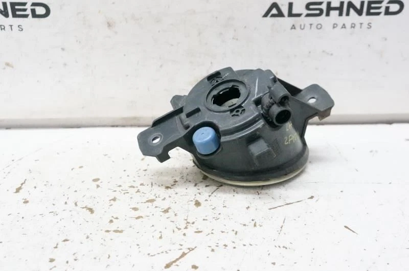 Faro antiniebla delantero izquierdo del lado del conductor Nissan Versa 2012-2019 26155-8992A fabricante de equipos originales Foto 3 de 4