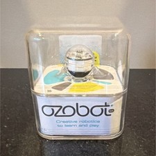 Ozobot Bit Creative Robotics with OzoSkin, Carrying Pod, OzoUSB, OzoCards