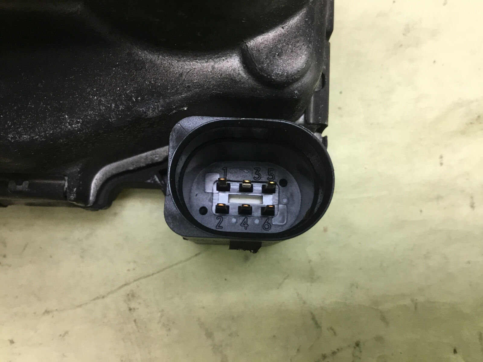 1318 Bentley Flying Spur W12 Air Intake Valve Throttle Body B eBay