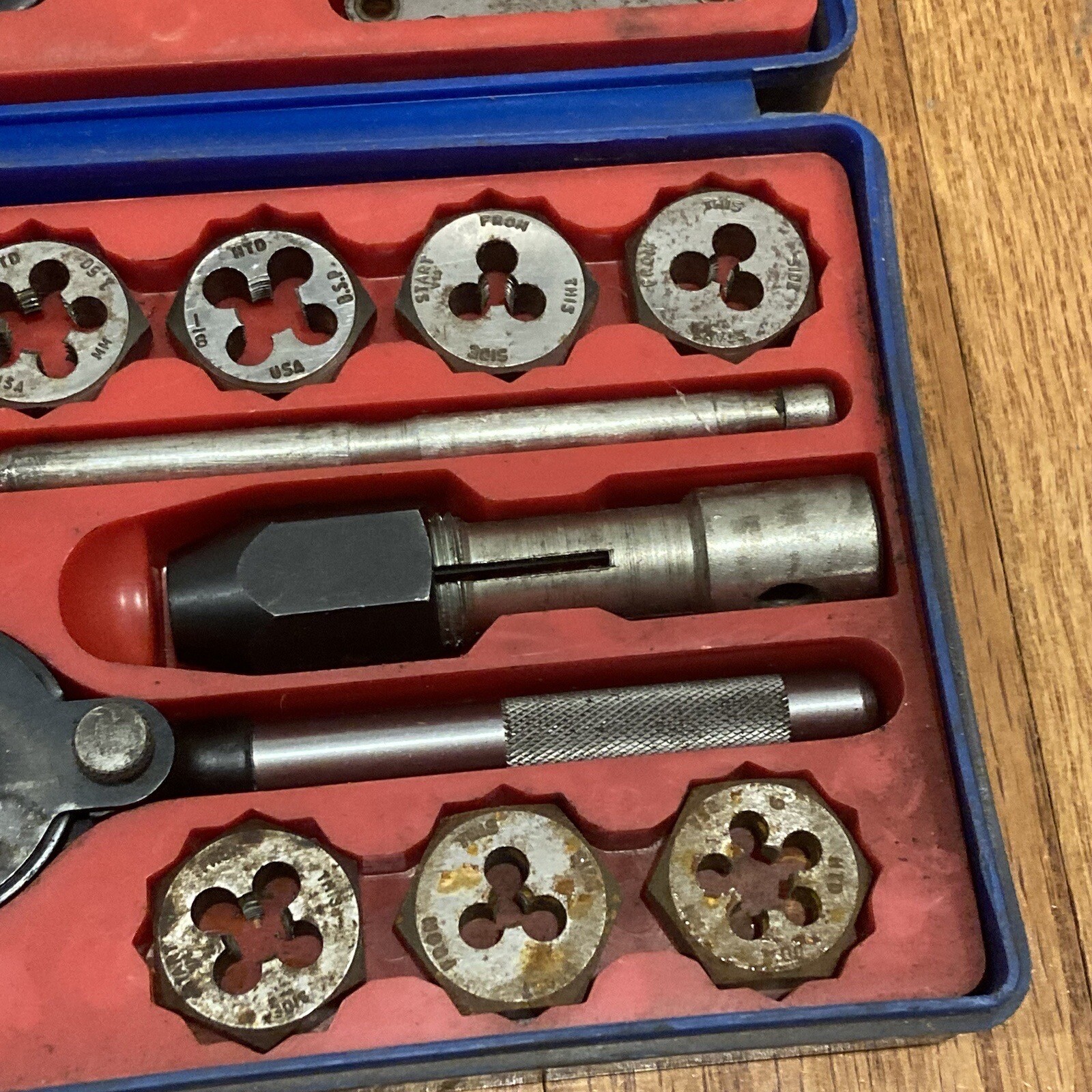 VTG (Napa) New Britain 40pc Metric Tap and Die Set No. 55511 USA (97