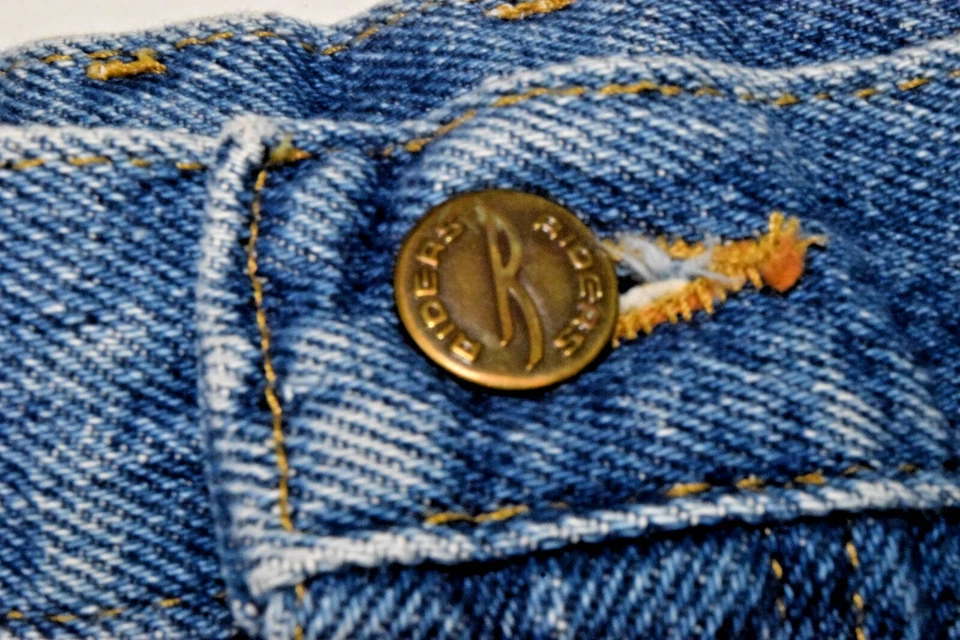 Vintage Jeans Lee Riders Size 36 x 28 80s Classic Blue Painters Jeans Made USA - Image 2 of 4