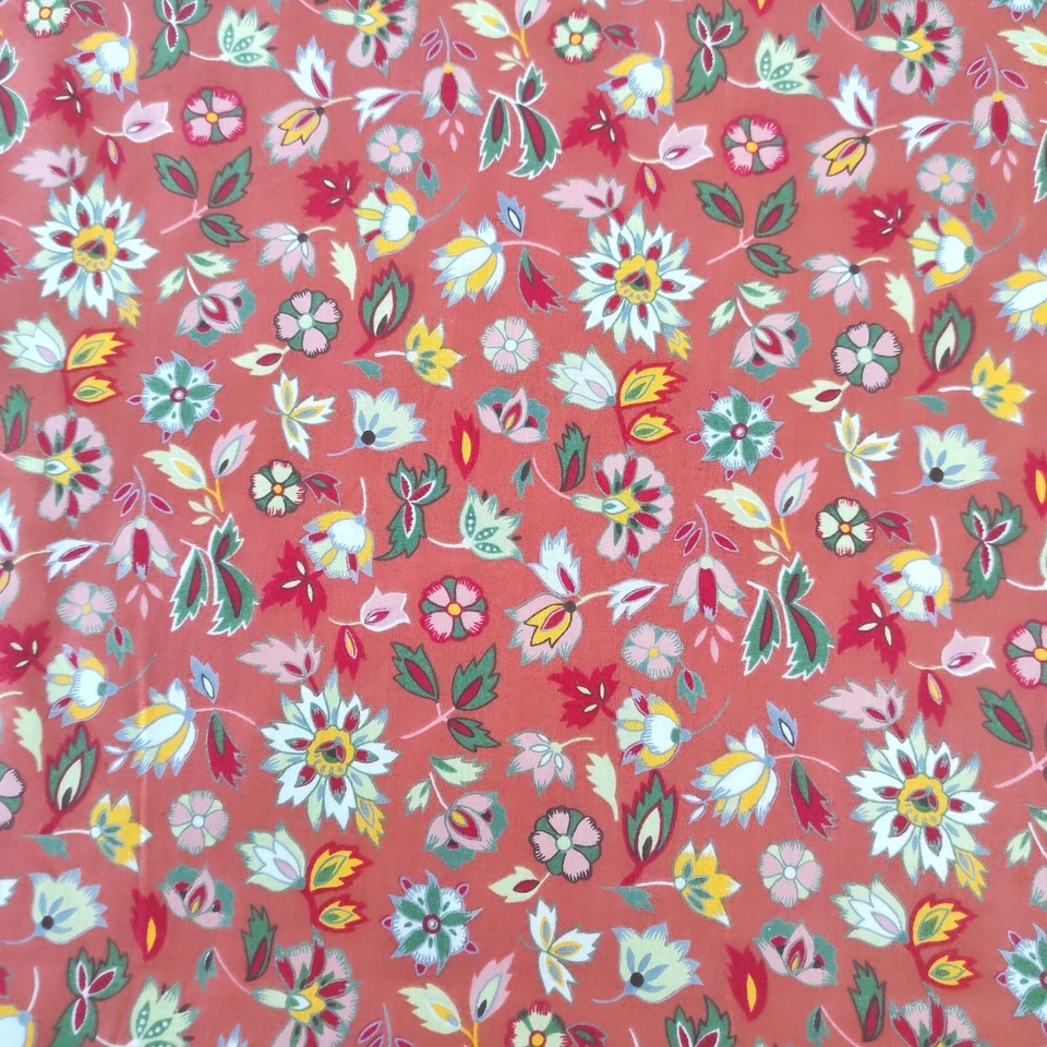 Vintage cotton floral small print fabric Patchwork Quilting Sewing Craft - Image 4 of 4