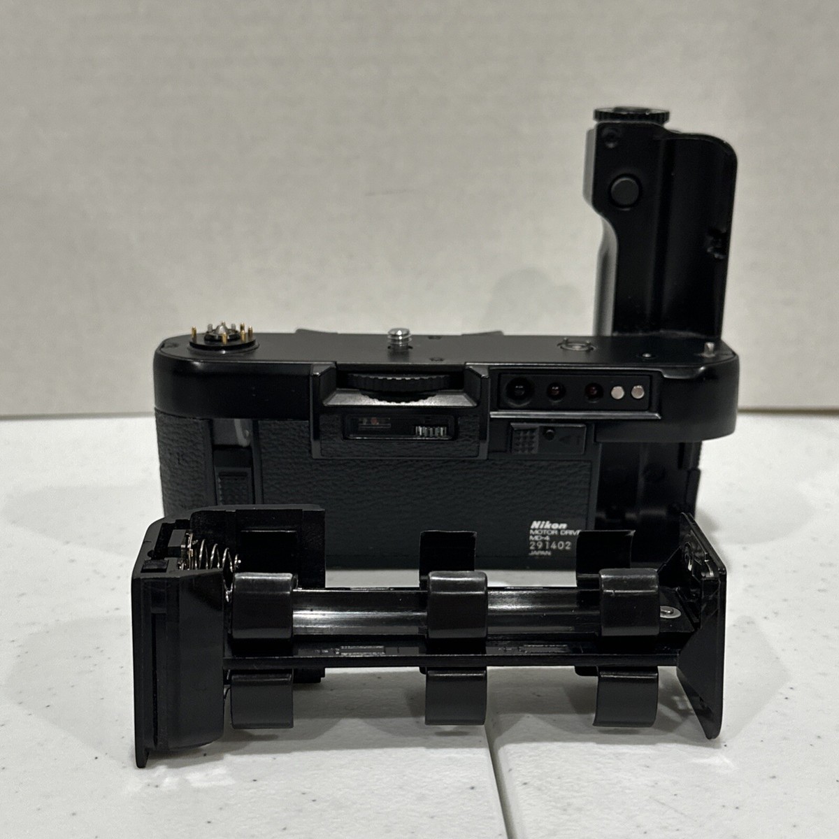 Nikon MD-4 Motor Drive Winder For Nikon F3 T Film Camera