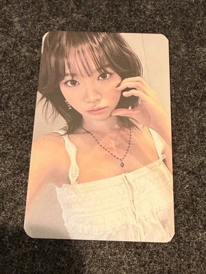 2026 Le Sserafim photo card holographic Yunjin Sakura Eunchae
