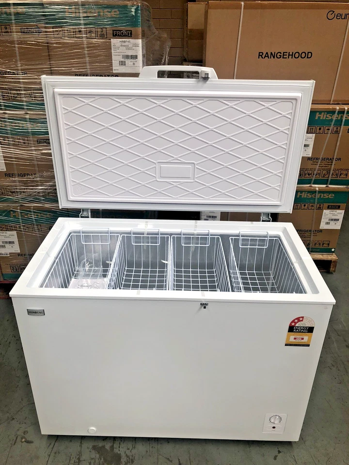 EUROTAG 300LT CHEST FREEZER WITH LOCKS HAS WHEELS BRAND NEW 1 Years Warranty - image 2 of 4