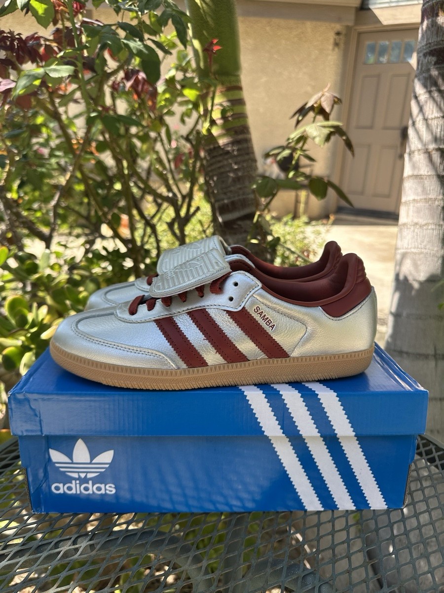 adidas gazelle silver green womens adidas Women's Originals Samba OG "White Solar Red Gum" main image 1