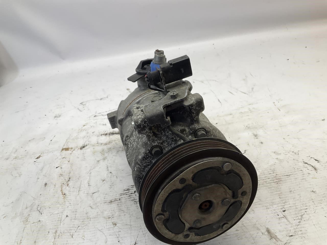 Bentley Bentayga Speed 2017-2020 Compressor with bracket