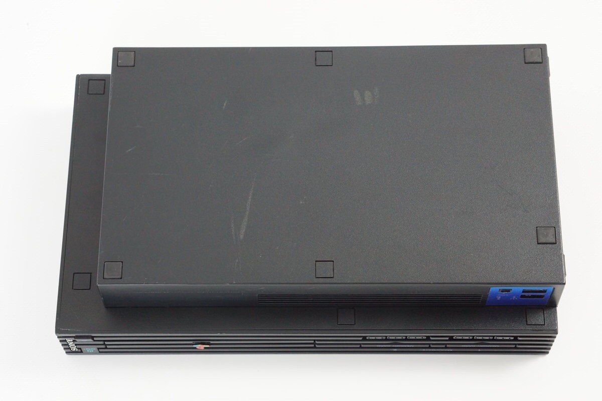 プレイステーション２, SCPH-15000 1427.jpg