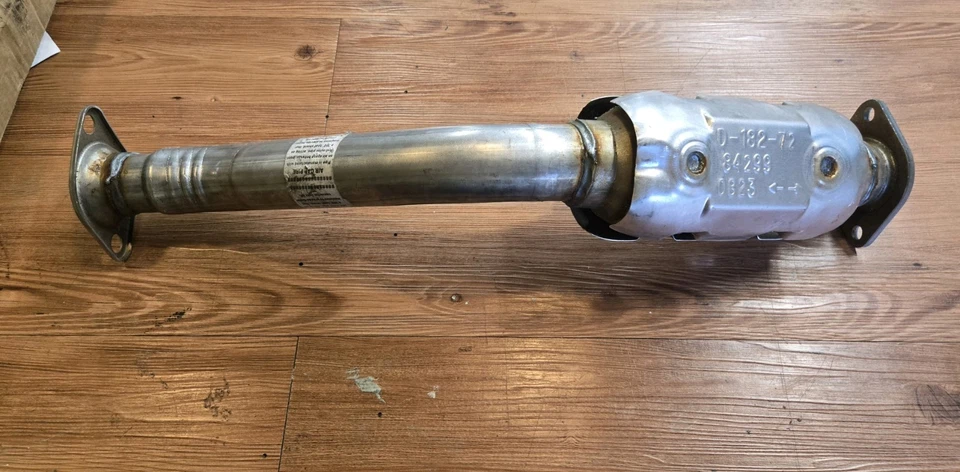 Walker 84299 CalCat CARB Direct Fit Catalytic Converter  2011-2017 Nissan Juke  - Image 4 of 4