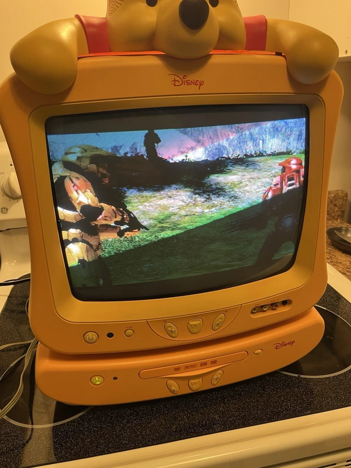Rare Disney Winnie The Pooh Tube TV CRT 13" DVD Player Combo Set Complete - Image 2 of 4