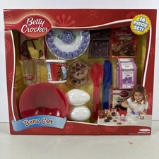 Vintage Betty Crocker Child's Bake Set 2014, 