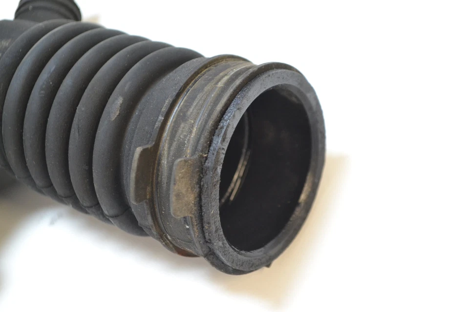 Lexus IS220d Air Intake Pipe Tube 17881-26070 2006 RHD 2272778 - Image 2 of 4