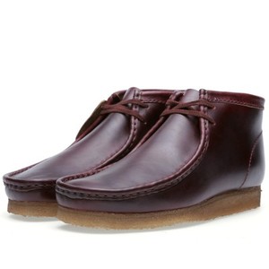 burgundy wallabee clarks