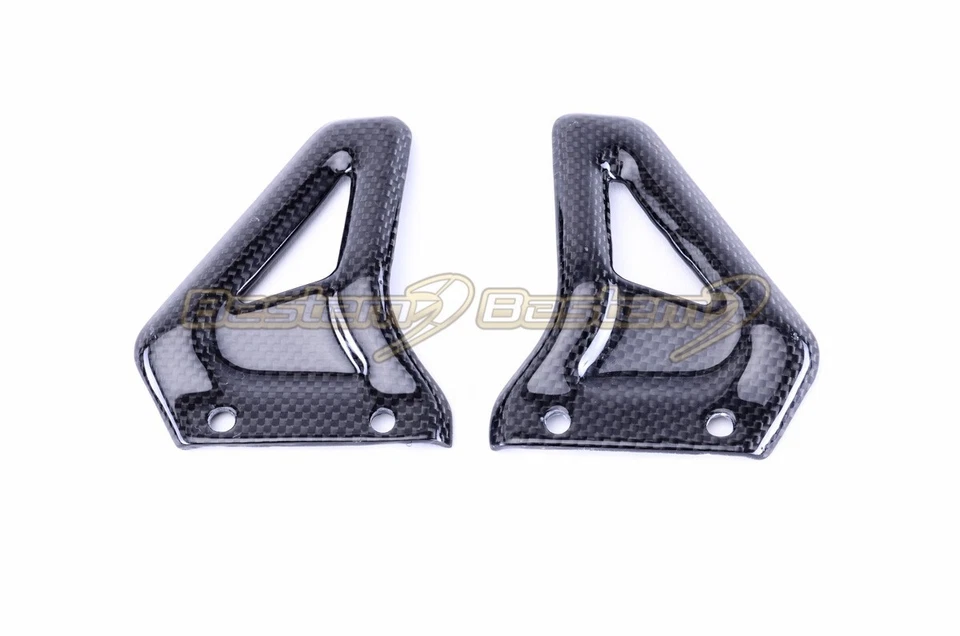 Protector de talón de fibra de carbono para montaje en pie de pasajero trasero Ducati Monster S2R S4R S4RS Foto 2 de 3