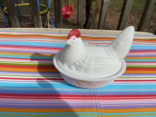 Vintage WESTMORELAND MILK GLASS HEN ON NEST SPLIT TAIL CANDY DISH